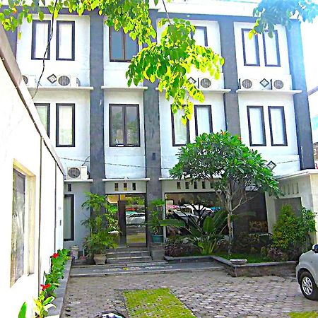 Hotel Warta Dua Denpasar Eksteriør billede